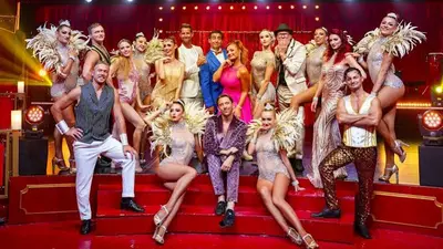 groupe de danseuses et danseurs